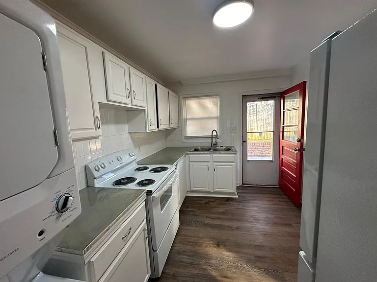 2405 Deherradora Ave #2405 — Photo 8