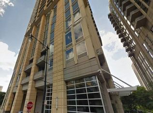 700 N Larrabee St APT 906, Chicago, IL 60654