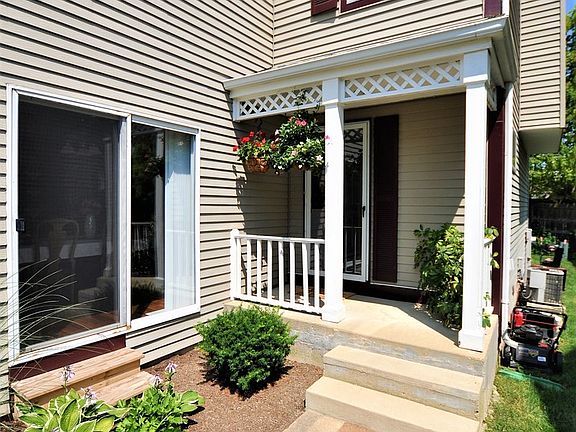 4th image of 16962 W Serranda Dr