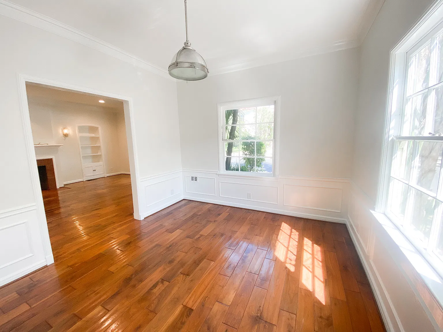 2 bed, 1.5 bath, 1800 sqft, $5,500 — Photo 4