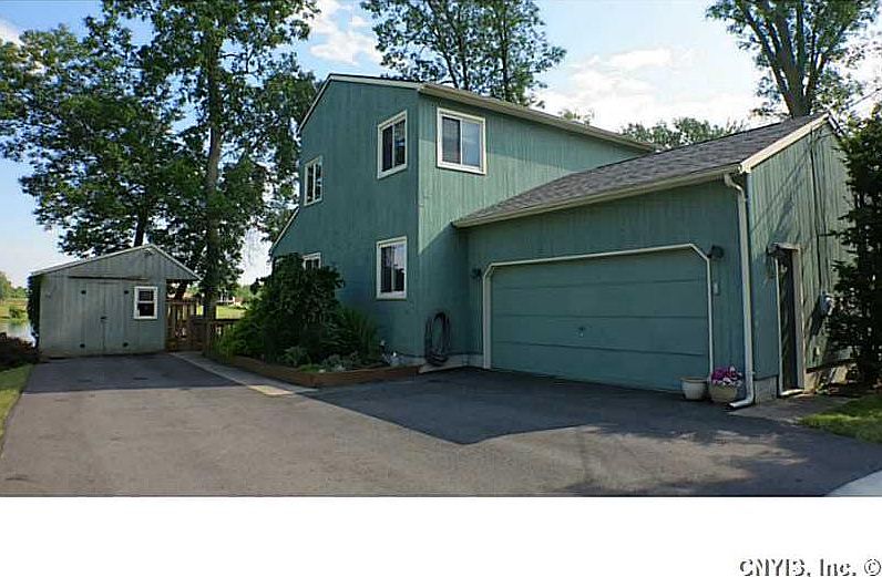 1st image of 15 Manhattan Park Dr