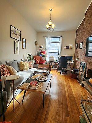 1st image of 31 W 74th St APT 4A