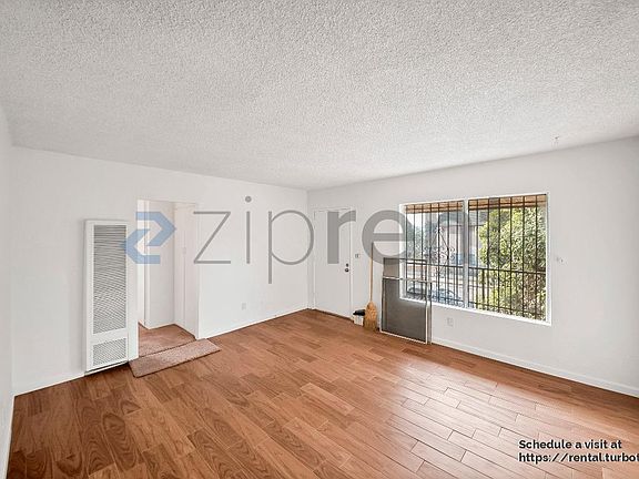 3rd image of 2458 S Normandie Ave APT 4