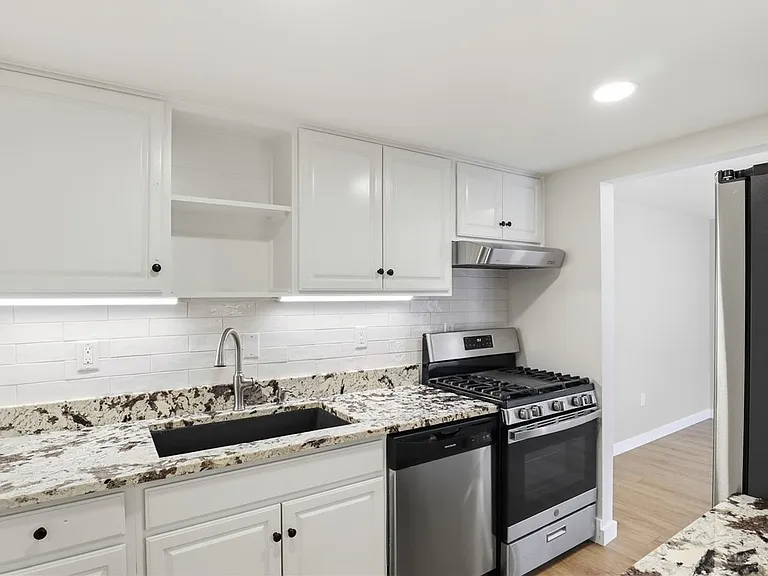 1474 Marsh Rd — Photo 9