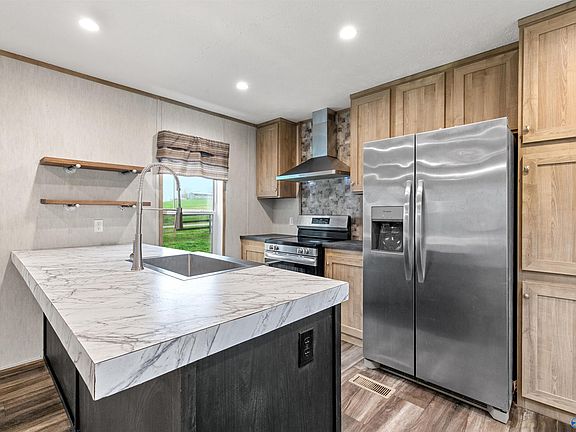 3rd image of 1038 New Market Rd