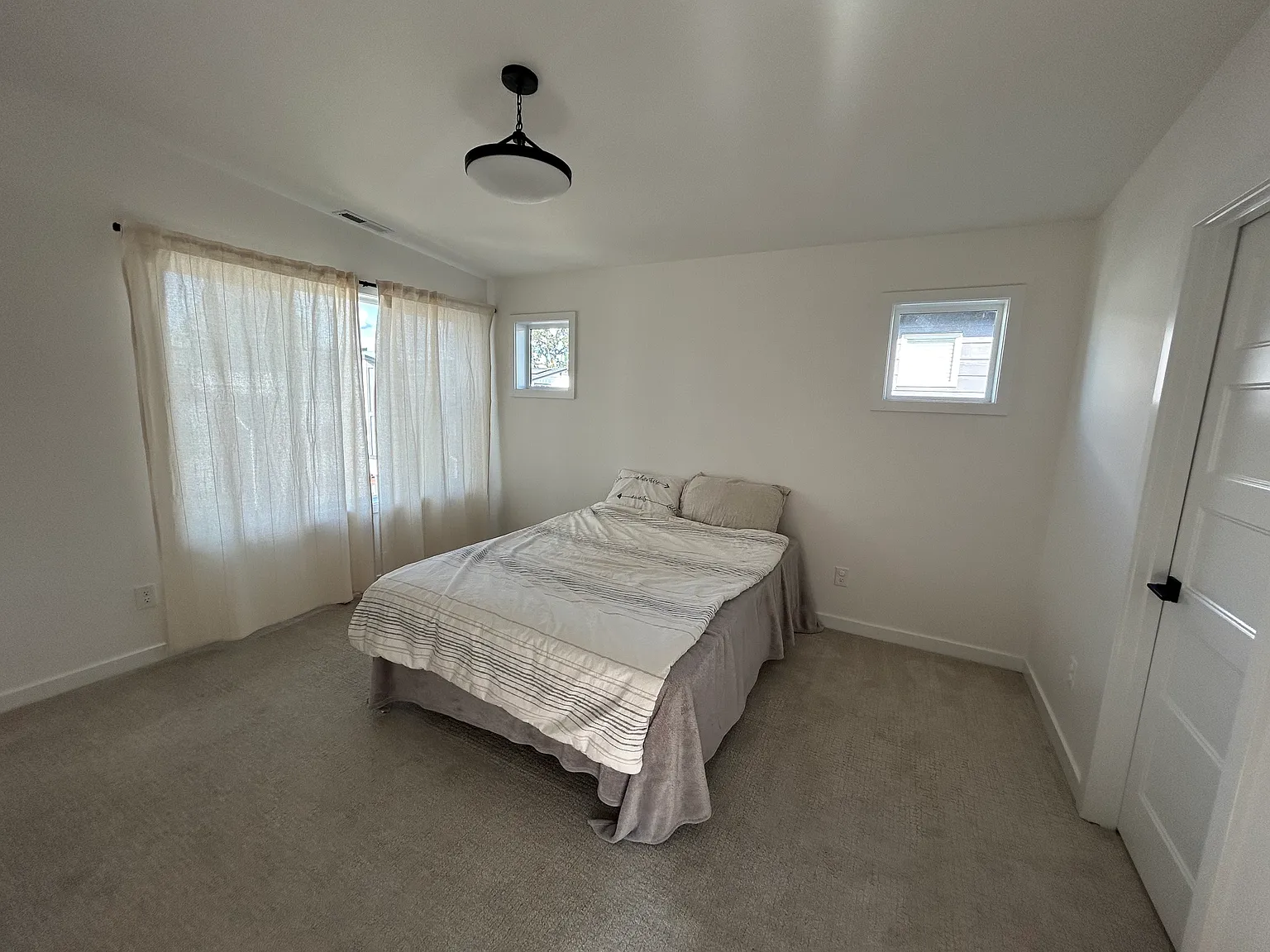 3 bed, 1910 sqft, $1,000 — Photo 4