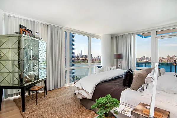 Sold by Compass | media 27