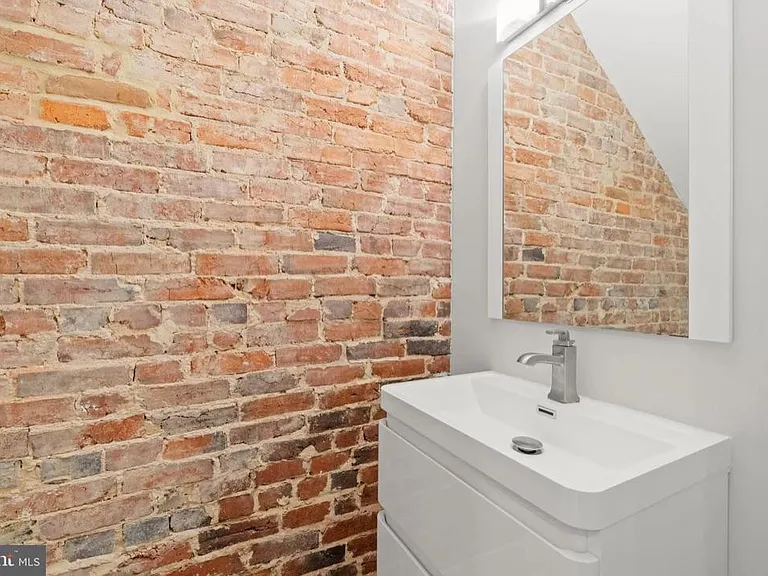 1121 Montello Ave NE #2 — Photo 6