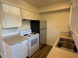 555 McConnell Ave #4, Santa Rosa, CA 95404