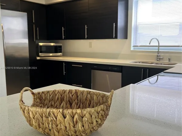 830 NW 87th Ave APT 406, Miami, FL 33172