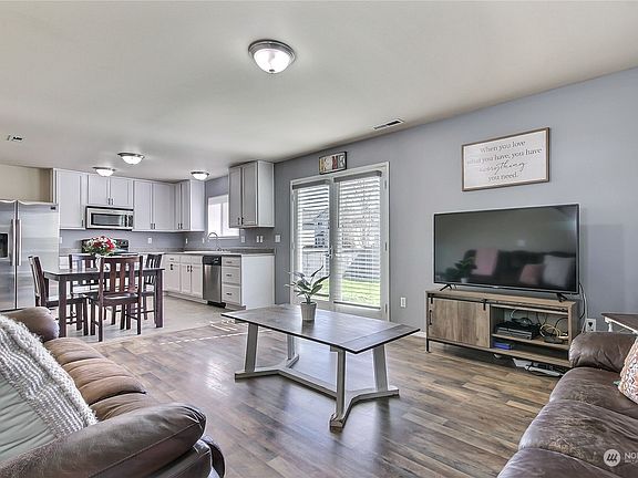 4th image of 10044 Terra Court SE