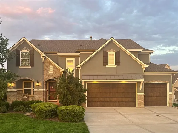 217 SW Roosevelt Rdg, Lees Summit, MO 64081
