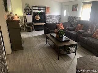 4th image of 76 Parks Road
