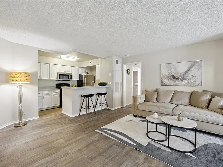 2 Bedroom (Renovated) - 2 Bed / 2 Bath - 962 Sq.Ft.