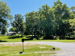 5136 Edgewood Rd, Salem, IL 62881