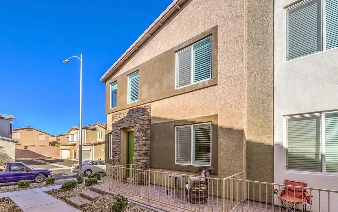 7310 Halo Falls St — Photo 2