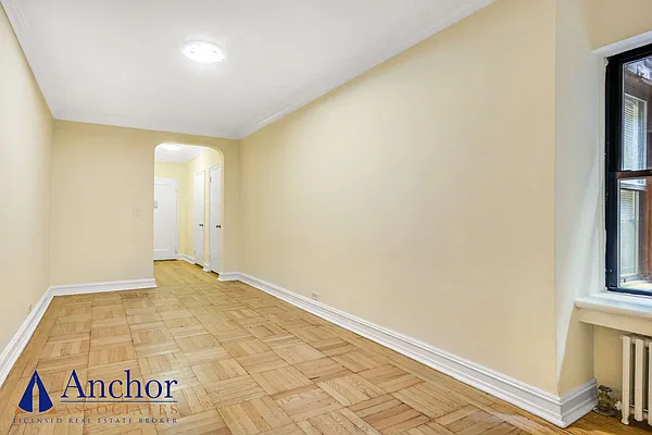 Rented by Anchor Associates | media 4