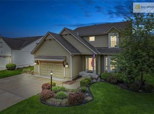 8109 W 152nd Ter, Overland Park, KS 66223