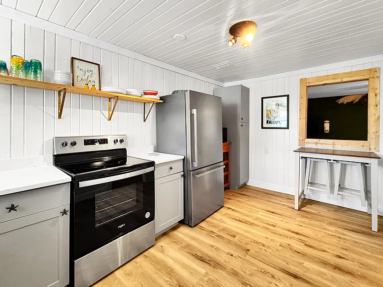 1666 W Intendencia St #B — Photo 14