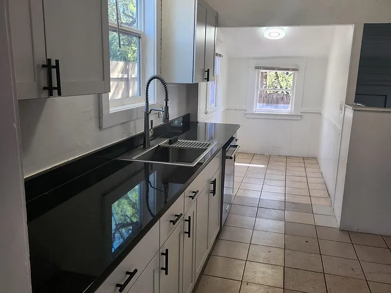 850 NW Polk Ave — Photo 24