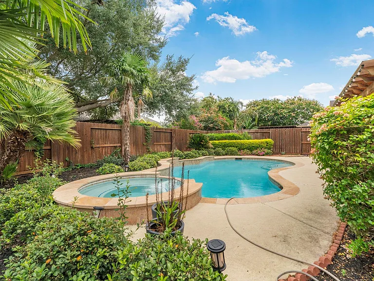 28410 Stonestead Dr — Photo 39