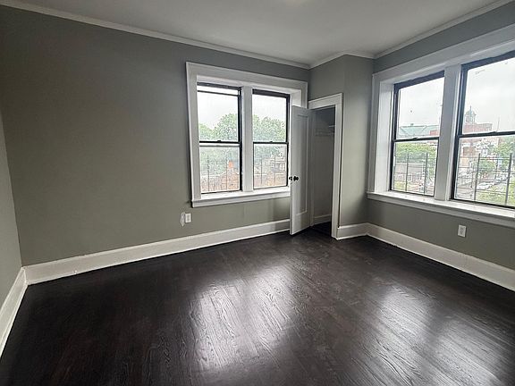 2nd image of 1000 S Orange Ave #403