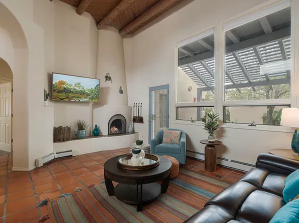 2967 Viaje Pavo Real, Santa Fe, NM 87505
