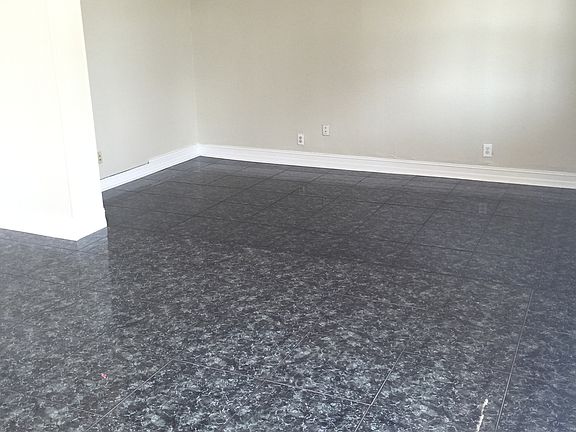 4th image of 6405 N Manhattan Ave
