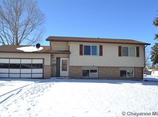 818 Cottonwood Dr, Cheyenne, WY 82001
