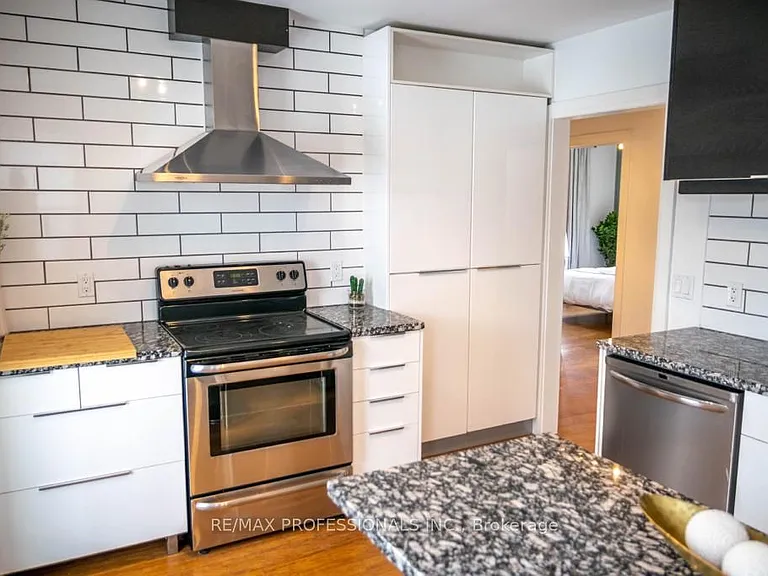 119 Erb St E #A — Photo 7
