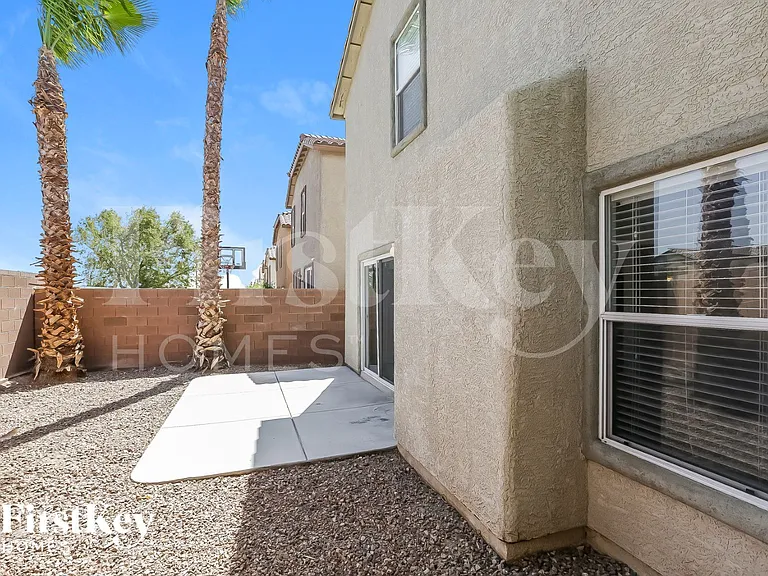9120 Patrick Henry Ave — Photo 15