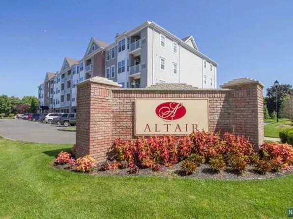 144 Cory Ln, Elmwood Park, NJ 07407