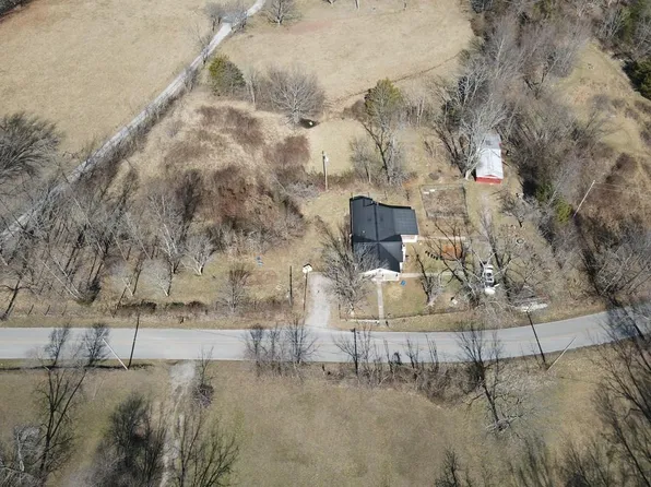 397 Interstate Highway B Maynard St, Spencer, TN 38585