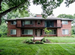 8227 Delmar Blvd APT 1W, Saint Louis, MO 63124