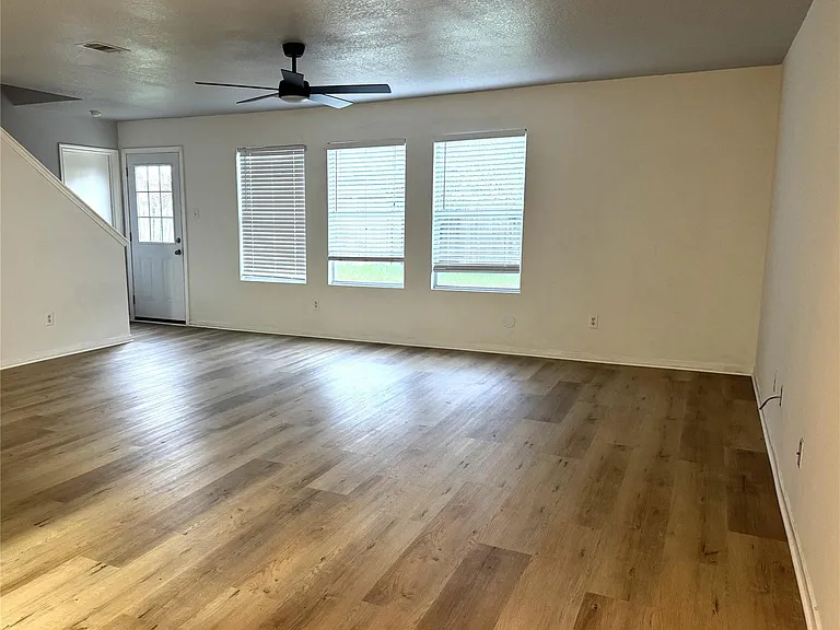 5615 Darby Square Trl — Photo 10