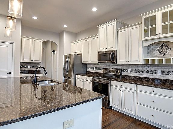 5th image of 606 Foxtail Ct