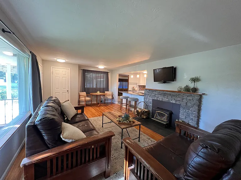 206 N Quincy St — Photo 7