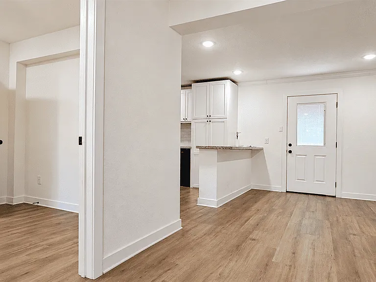 2102 Margaret St #B — Photo 4