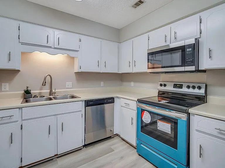 1308 Tower Dr — Photo 9