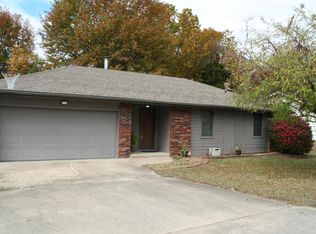 4865 S Louise Rd, Battlefield, MO 65619