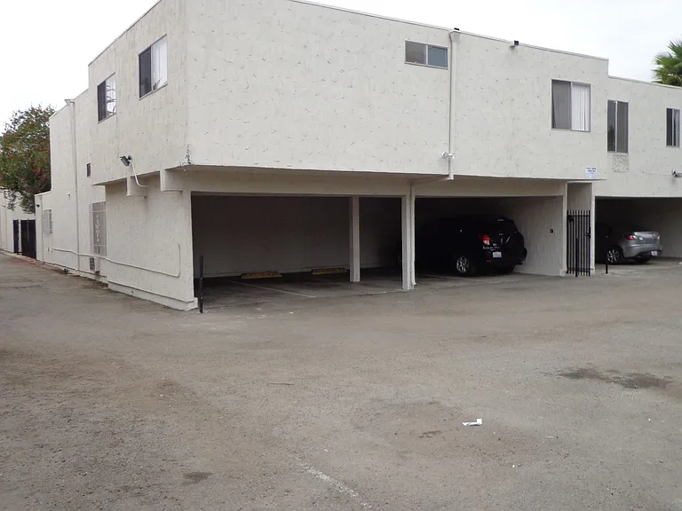 4423 Menlo Ave — Photo 14