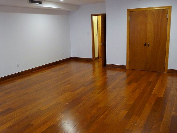 5th image of 333 W 16th St APT 4