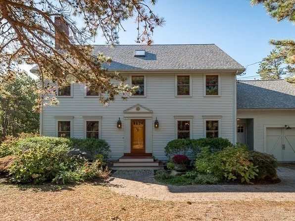 25 Leverett St, Gloucester, MA 01930