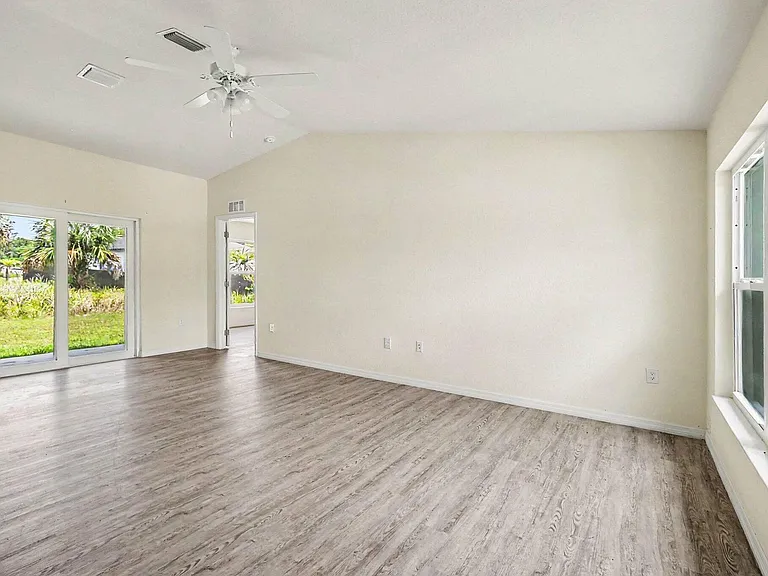 1031 S Bronze Ct — Photo 21