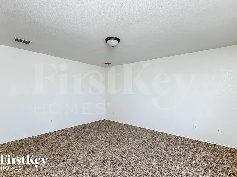 1317 Castle Ridge Rd — Photo 11