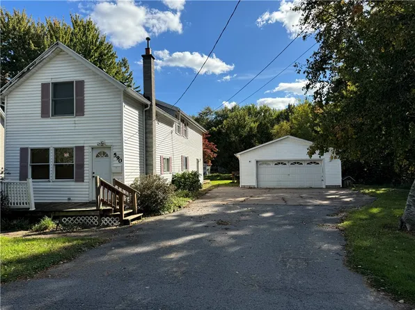 590 Moore St, Albion, NY 14411
