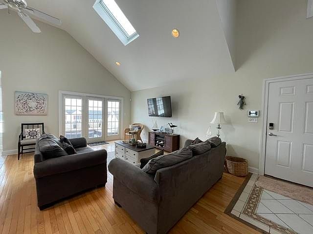 227 E Rochester Ave #Top, Wildwood, NJ 08260 | Zillow