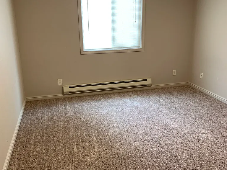 Peterson Park Apartments — Photo 12