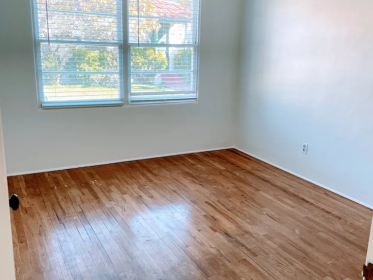 4851 Brighton Ave #A — Photo 22