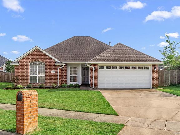 2nd image of 6002 Zachary Cir